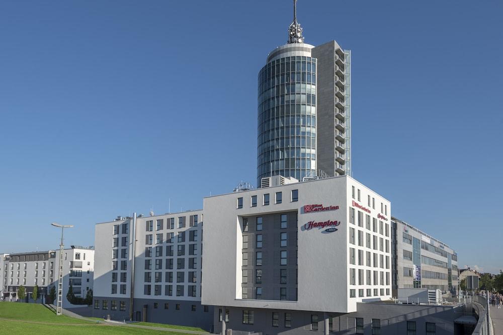Hilton Garden Inn Munich City West Экстерьер фото