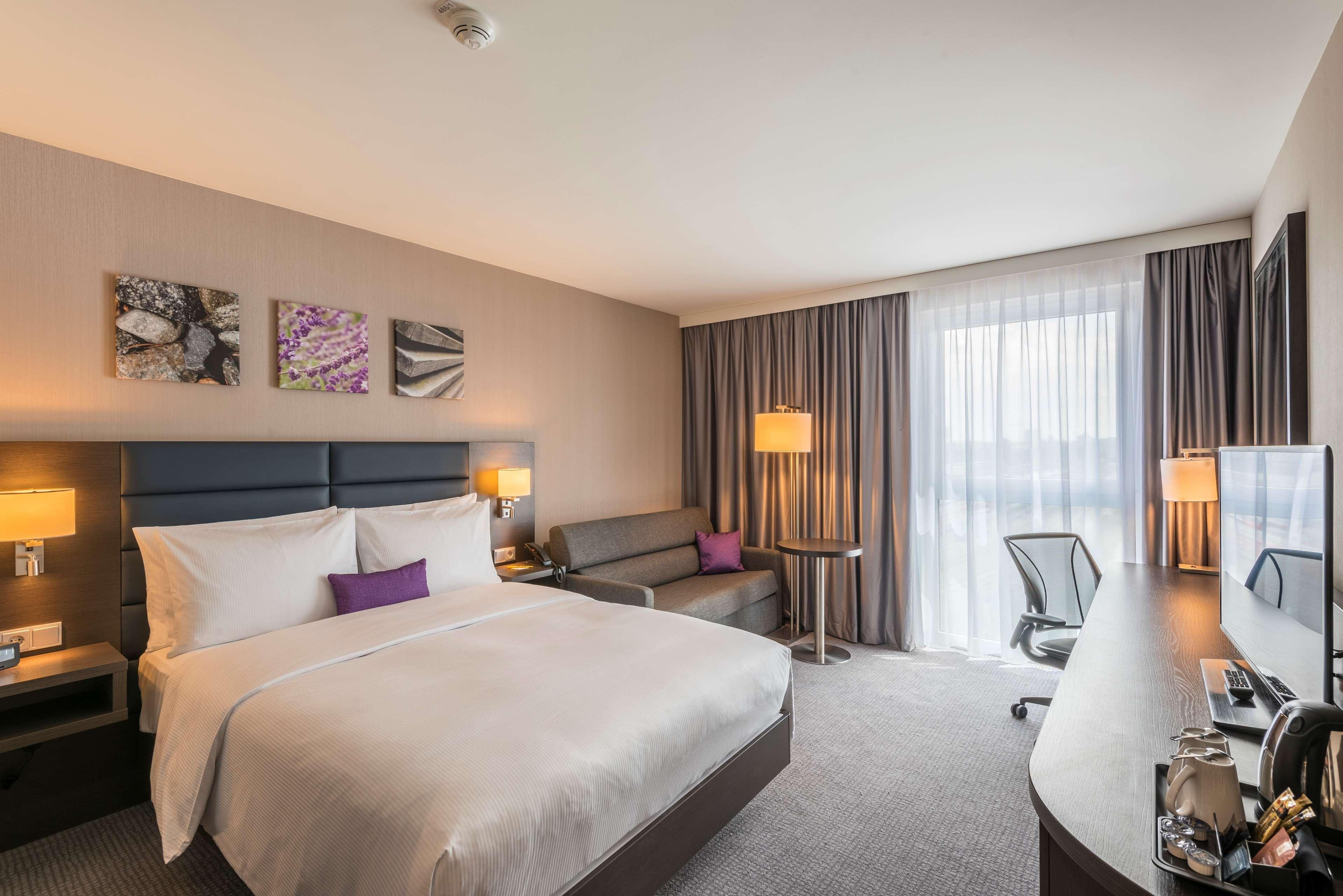 Hilton Garden Inn Munich City West Экстерьер фото