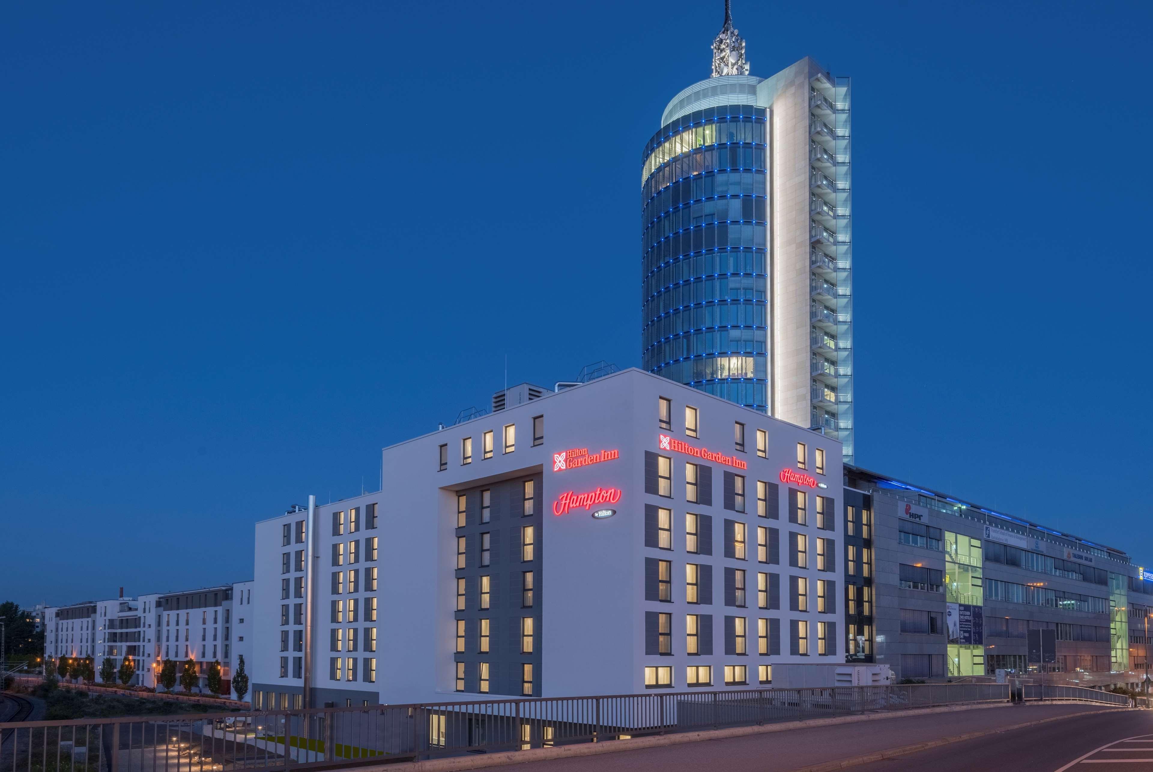 Hilton Garden Inn Munich City West Экстерьер фото