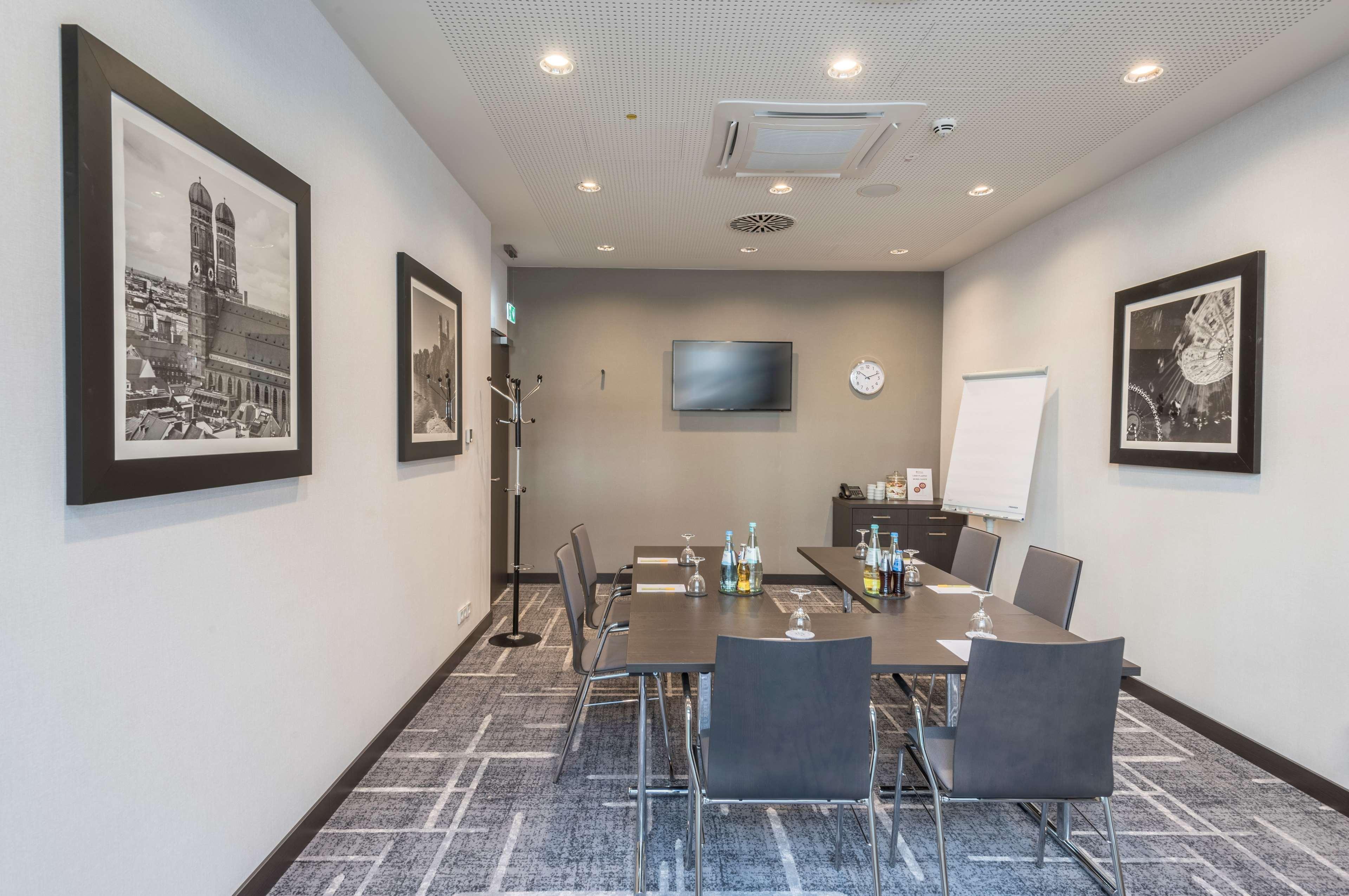 Hilton Garden Inn Munich City West Экстерьер фото