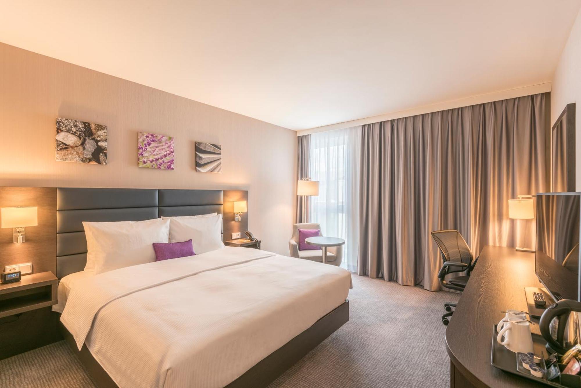 Hilton Garden Inn Munich City West Экстерьер фото