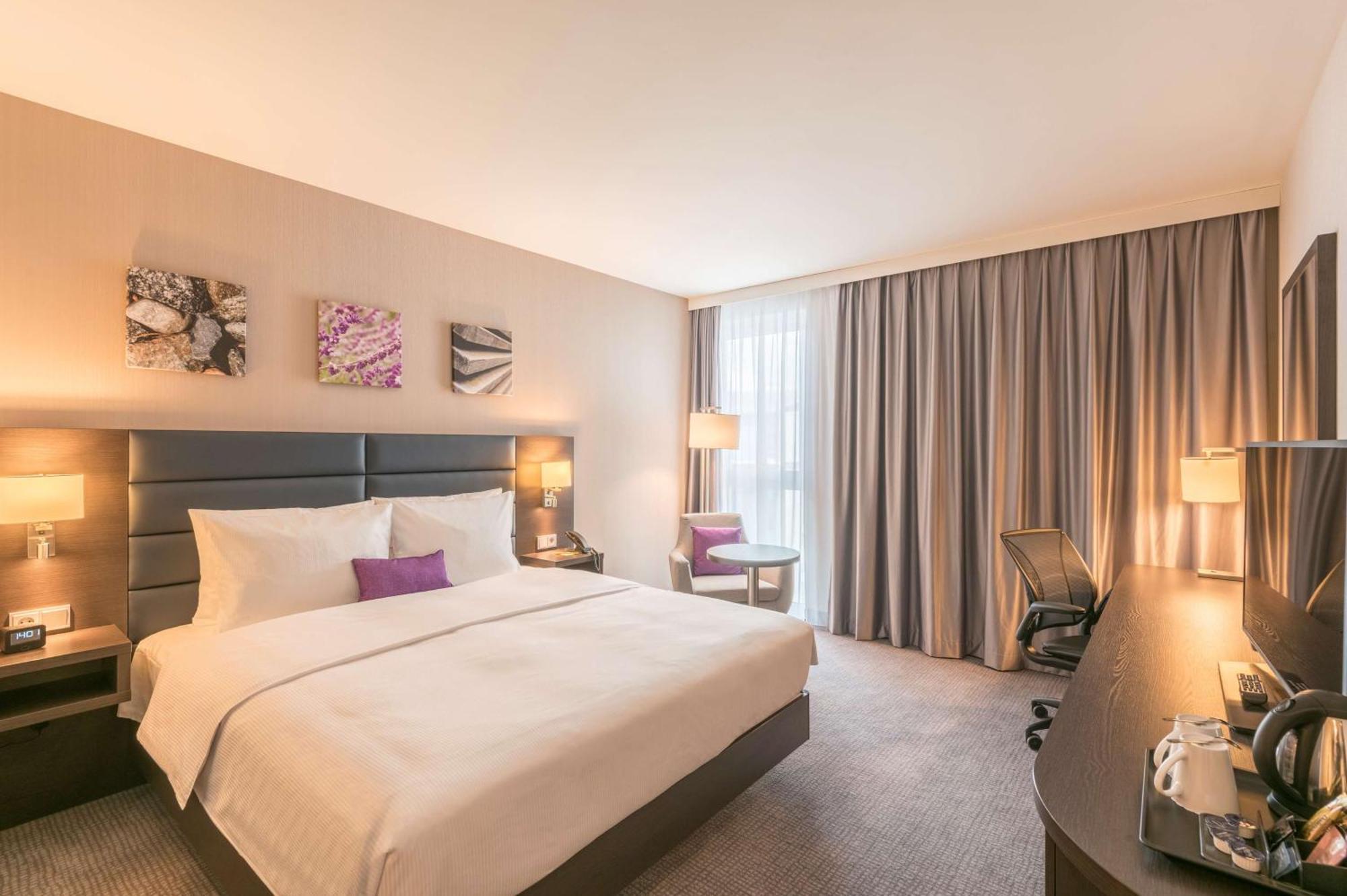 Hilton Garden Inn Munich City West Экстерьер фото