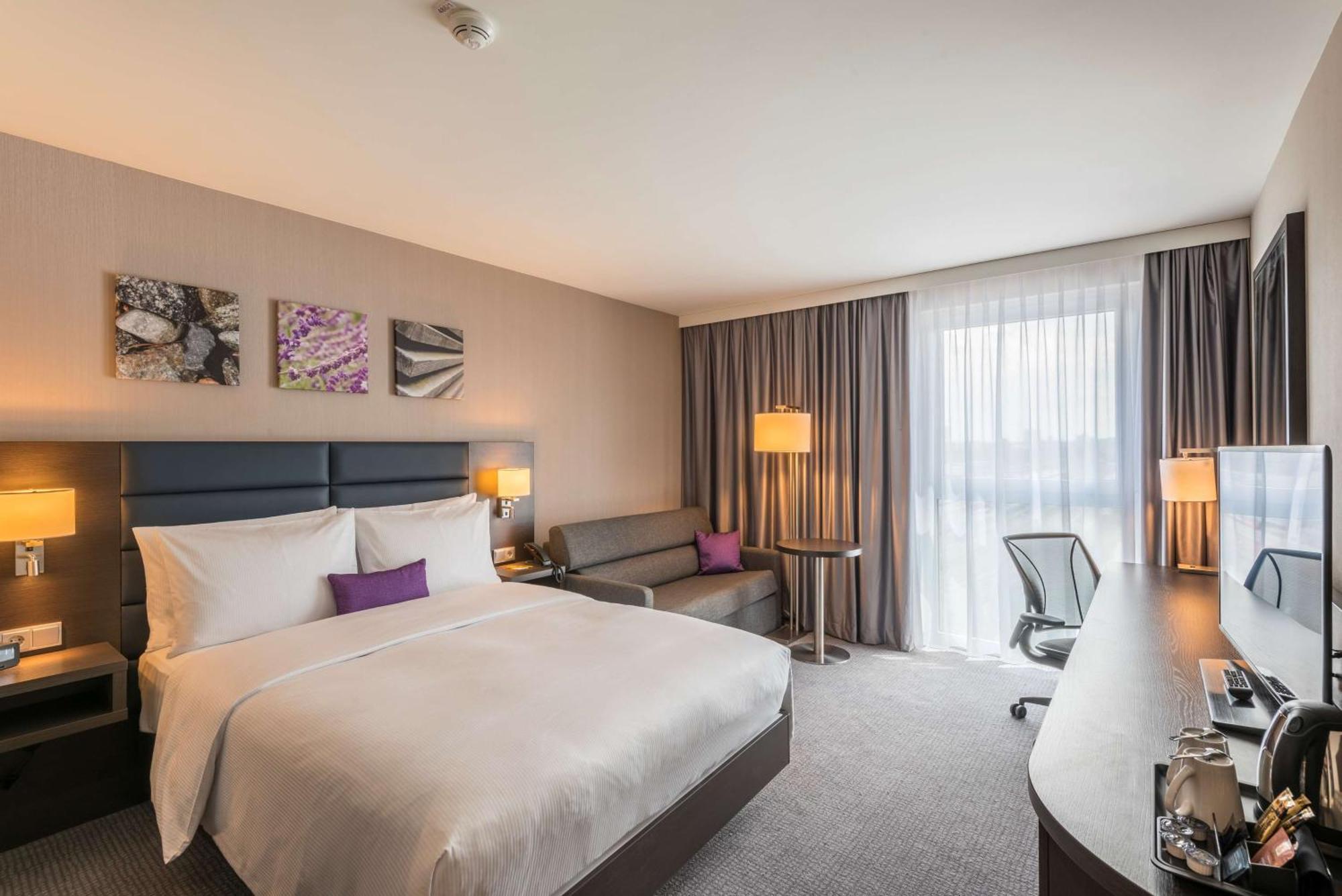 Hilton Garden Inn Munich City West Экстерьер фото