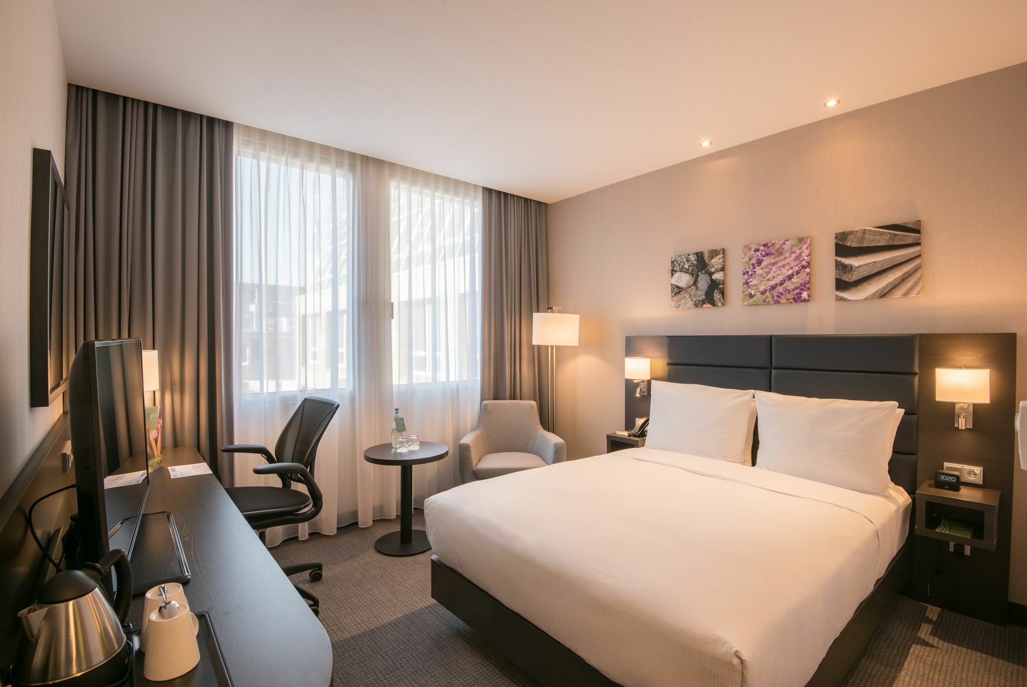 Hilton Garden Inn Munich City West Экстерьер фото